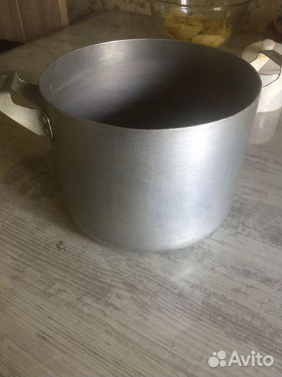 Кострюля и конфетница времён СССР