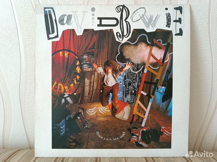 David Bowie – Never Let Me Down (оригинал)