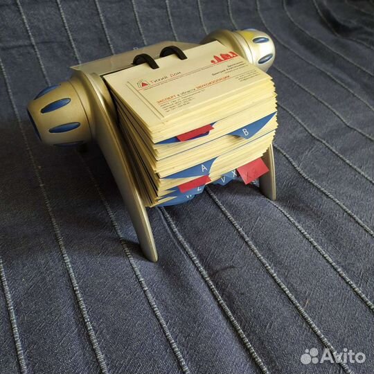 Визитница настольная