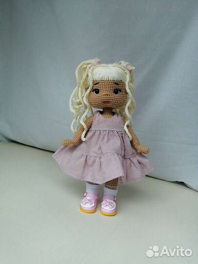 Вязаная кукла ручной работы