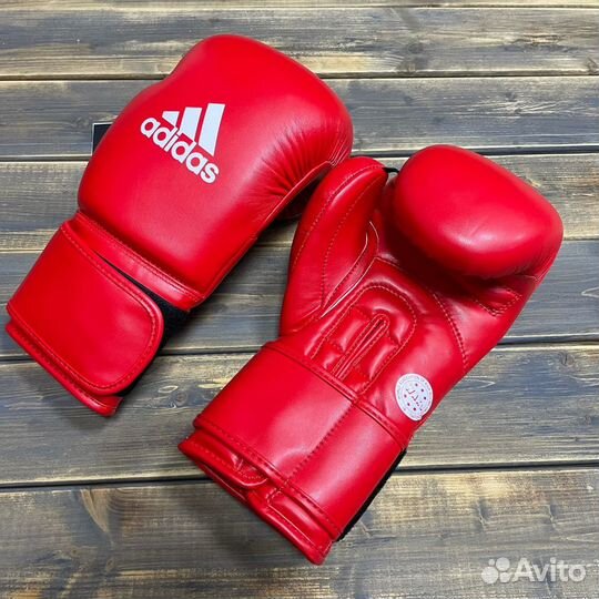 Перчатки для кикбоксинга