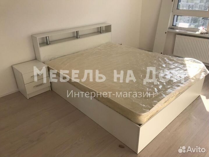 Кровать с матрасом