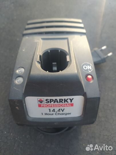 Зарядное устройство для шуруповерта