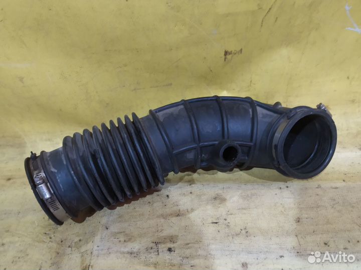 Патрубок воздушного фильтра Cadillac SRX 2003-2009