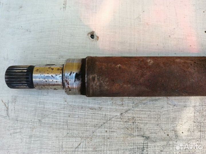 Привод передний правый Ford Focus 1.6 shda 2010