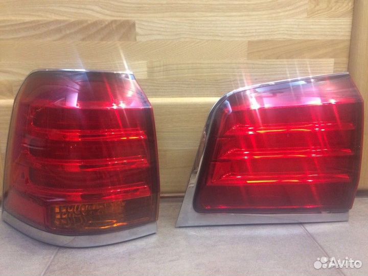 Фонари задний (стоп-сигнал) Lexus LX 570