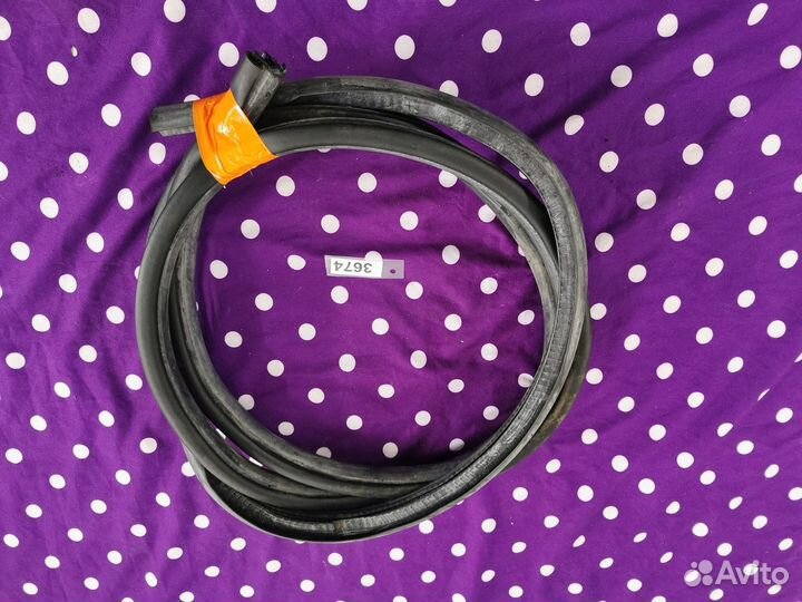 Уплотнитель дверного проема