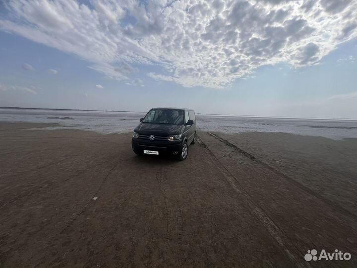 Volkswagen Multivan 2.0 AMT, 2011, 203 372 км