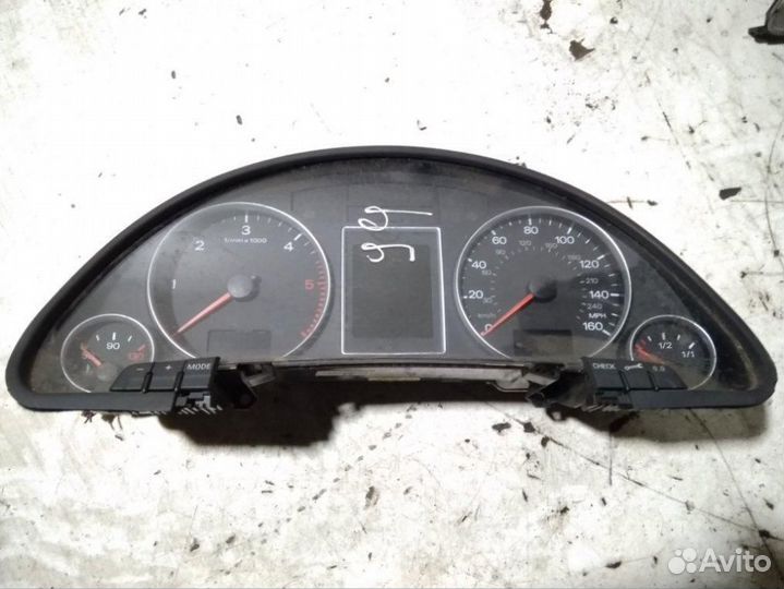 Панель приборов (щиток) Audi A4 B7 2007 8E0920982M