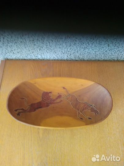 Ваза для фруктов из сандалового дерева