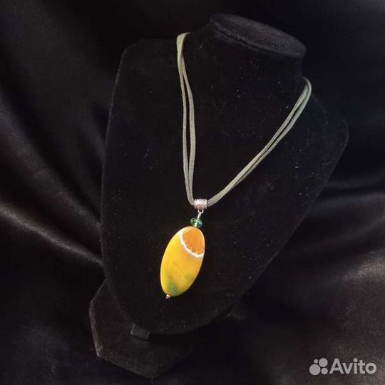 Камни натуральные на шнуре