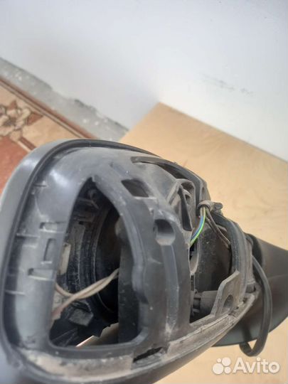 Зеркало боковое правое Peugeot 407