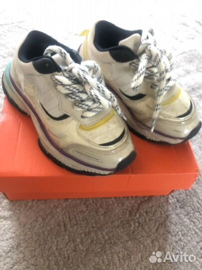 Кроссовки zara для девочки