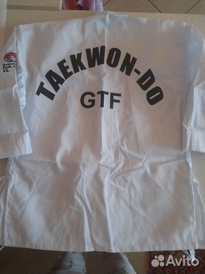 Спортивный костюм для тхэквондо