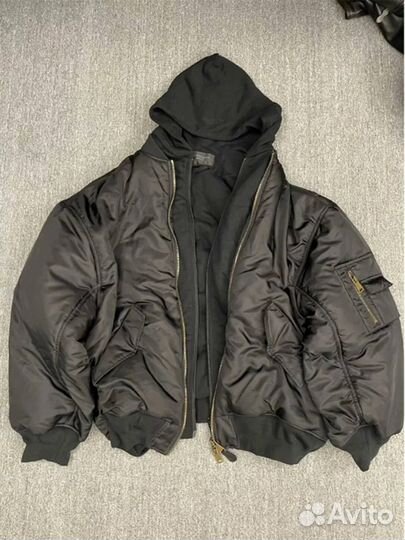 Бомбер balenciaga