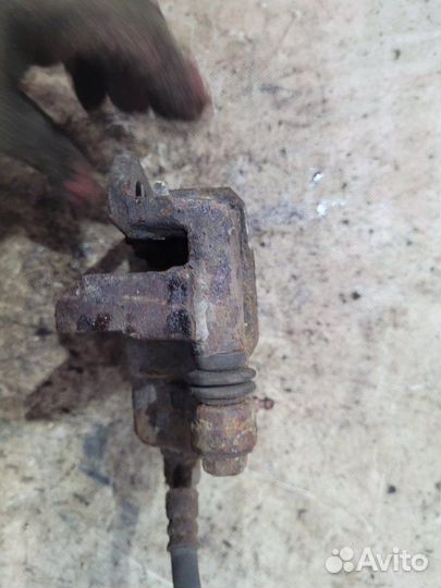 Суппорт задний правый Nissan Teana J31 VQ23DE 2006