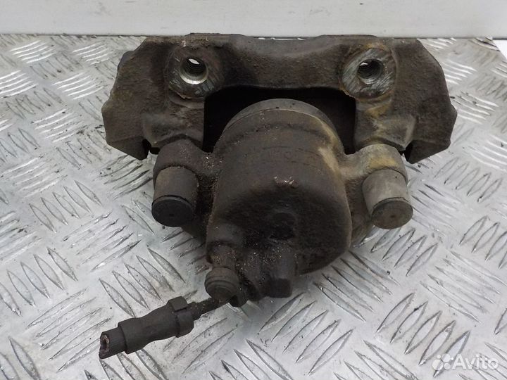 Суппорт тормозной передний правый Ford Focus III 2