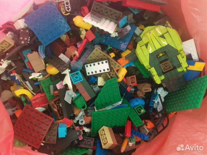 Лего россыпью и собранный оригинал