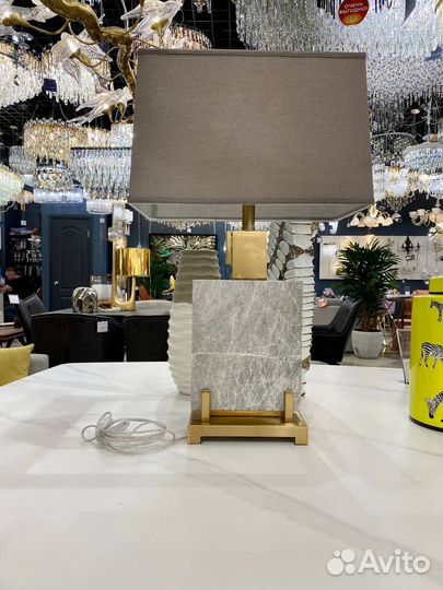 Дизайнерская настольная лампа