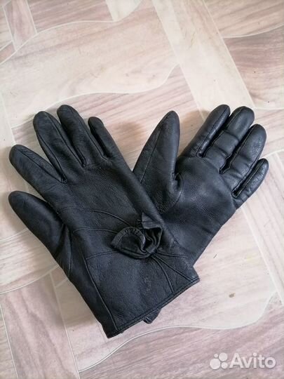 Перчатки женские кожаные новые
