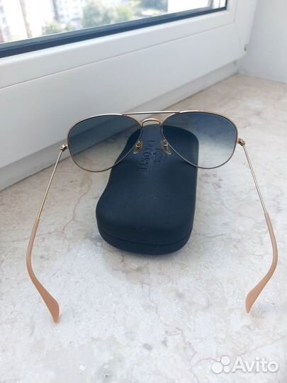 Солнцезащитные очки Ray Ban