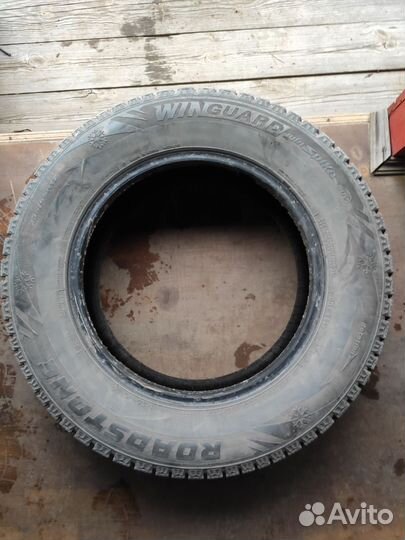 Roadstone Winguard WinSpike SUV 235/65 R17 100T
