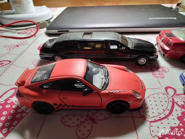 Коллекционные машинки kinsmart