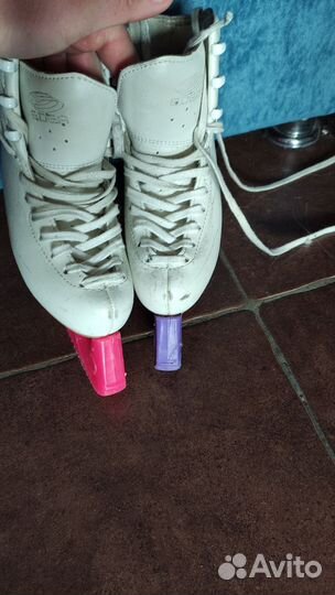 Фигурные коньки edea 200