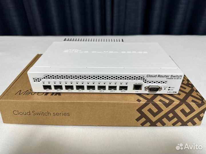 Коммутатор Mikrotik CRS112-8G-4S-IN новый