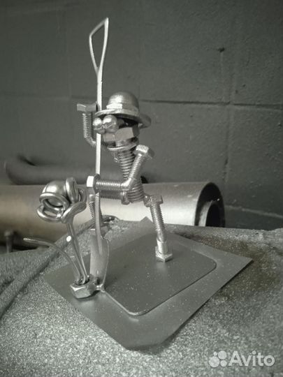 Подарок мужчине, человек из болтов