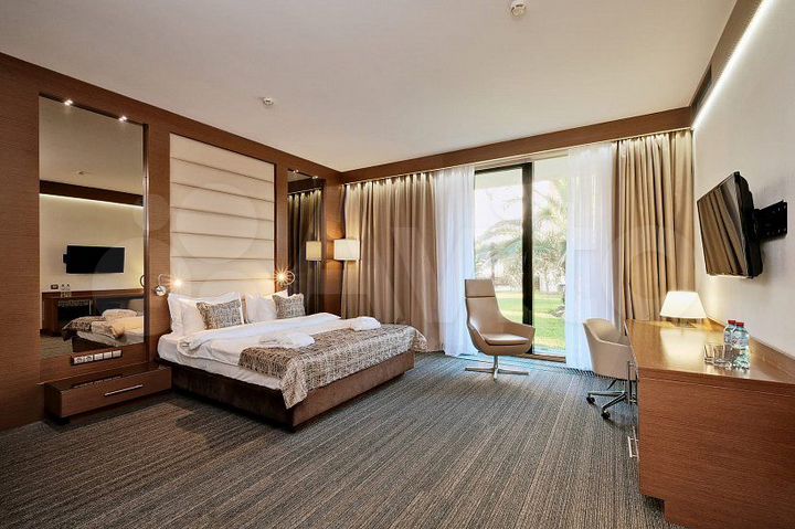 3-к. апартаменты, 134 м², 1/3 эт.