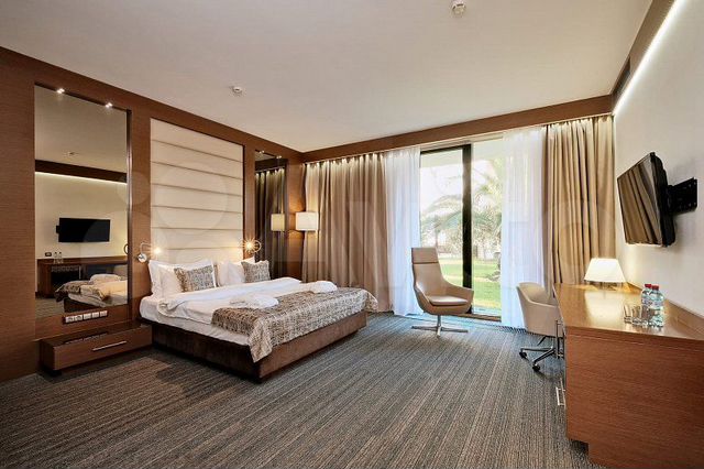 3-к. апартаменты, 134 м², 1/3 эт.