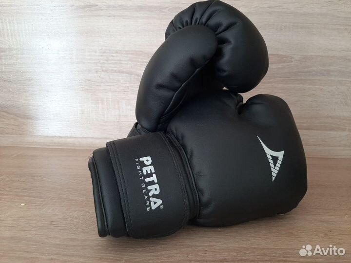Боксерские перчатки