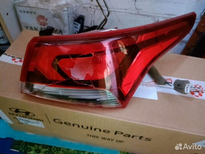 Задняя правая фара Solaris 2, 92402H5000