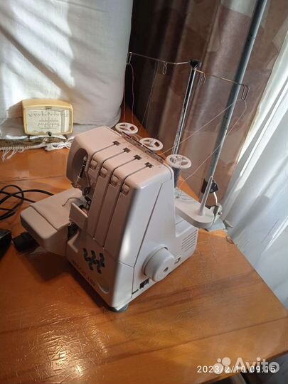 Оверлок для швейной машины