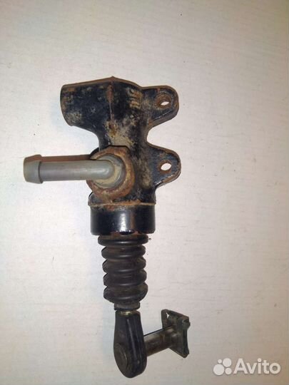 Цилиндр сцепления(главный) на Фольксваген Т4