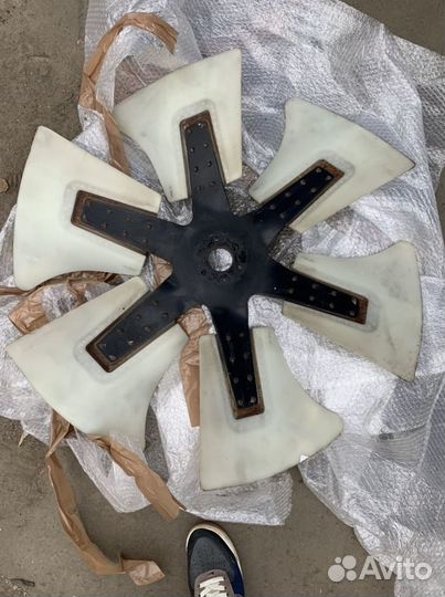 Крыльчатка (вентилятор ) komatsu PC300-7