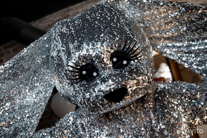 Выступление ростовой куклы Зайки (Серебро)