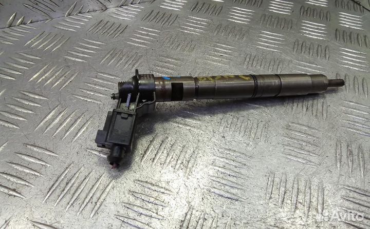 Форсунка топливная Audi A4/RS4/S4