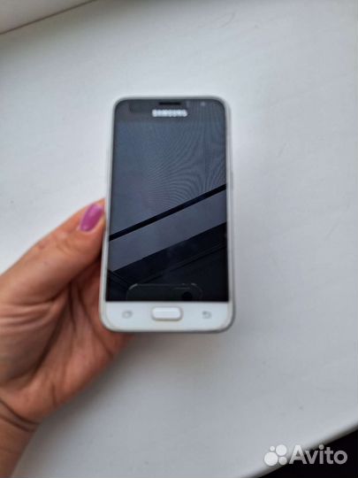 Телефон Samsung galaxy J1 (2016)