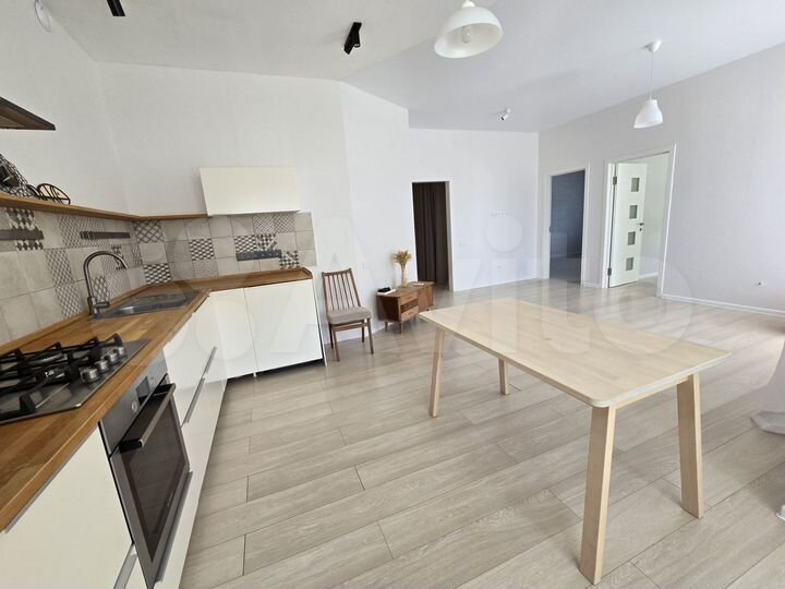 2-к. квартира, 75,4 м², 1/3 эт.