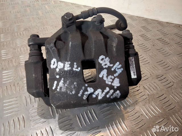 Суппорт передний левый Опель Инсигния