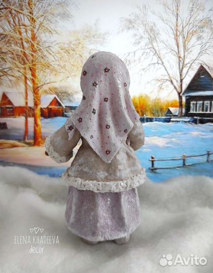 Коллекционная ватная игрушка - девочка с кренделем