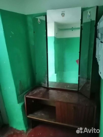 Зеркало - трюмо