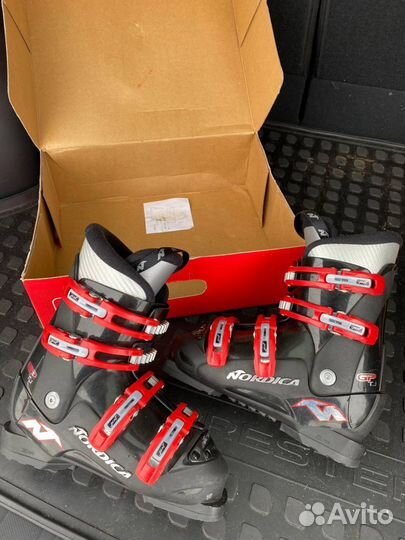 Ботинки для горных лыж (детские)