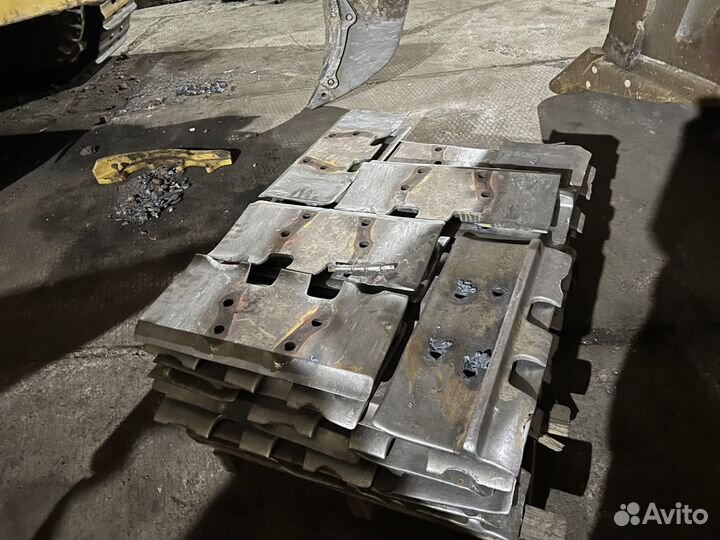 Башмак (трак) бульдозера, металл для усиления ковш