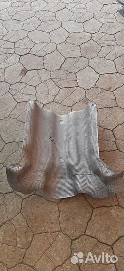 Теплозащитный экран Mercedes S-Class W221