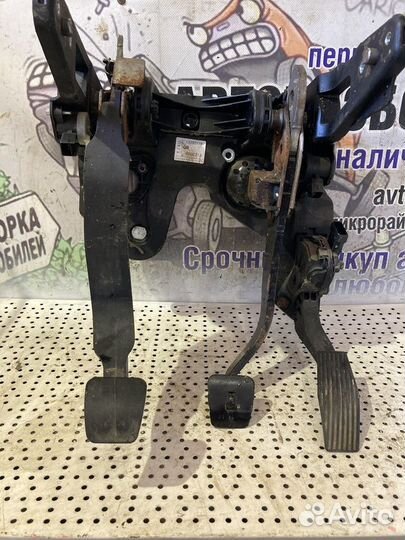 Педальный узел Opel Astra
