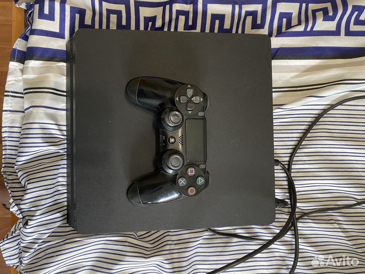 Sony playstation 4 PS4 slim 1tb