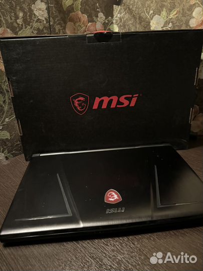 MSI raider ge73 8RF